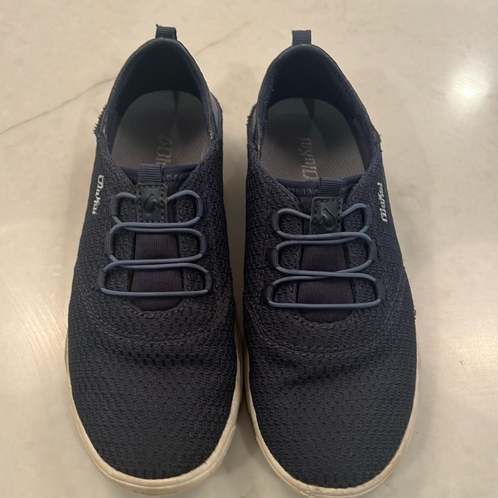 Navy, Big Boys OluKai slip on shoes, size 4